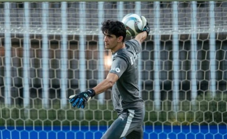 هل يرحل عن الهلال؟.. بونو على طاولة ريفر بليت الأرجنتيني