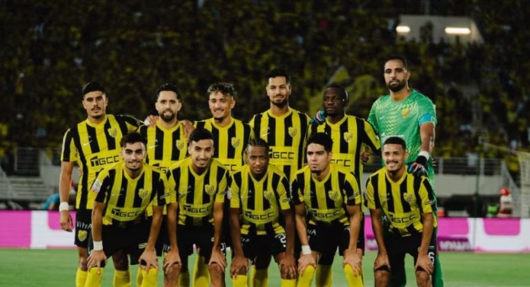 المغرب الفاسي يفرّط في الفوز أمام أسيك ميموزا قبل موقعة الإياب